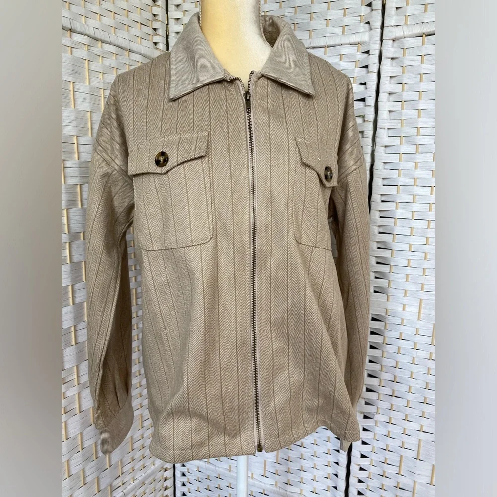 NWT Hem & Thread Chevron Pin Stripe Zip Up Short Jacket Top Multiple Pockets - Picture 3 of 14